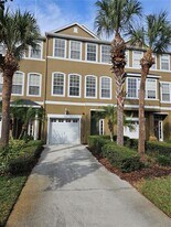 2927 Pointeview Dr in Tampa, FL - Building Photo
