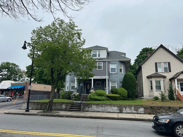 1000 Hyde Park Ave-Unit -1 in Boston, MA - Building Photo