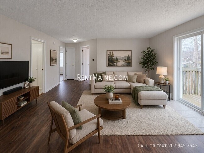 8 Hartley St, Unit 6 in Lewiston, ME - Foto de edificio - Building Photo