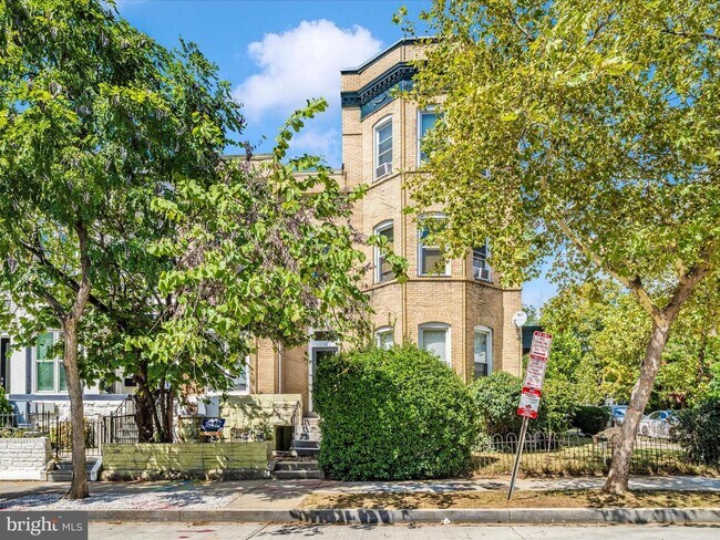 property at 60 Q St NE