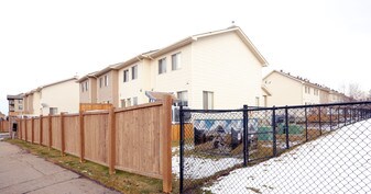 290 Spruce Ridge Rd in Spruce Grove, AB - Building Photo