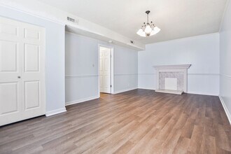 108 Cunningham Pl in Clarksville, TN - Building Photo - Building Photo