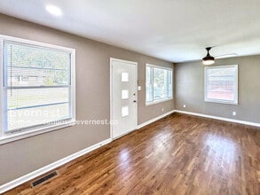 1029 Edgewood Dr in Gallatin, TN - Building Photo - Building Photo