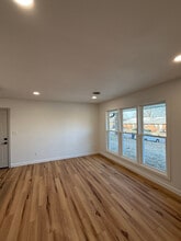 730 E Shore Dr in Pekin, IL - Building Photo - Building Photo