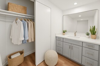 1206 Amethyst St in Redondo Beach, CA - Building Photo - Building Photo