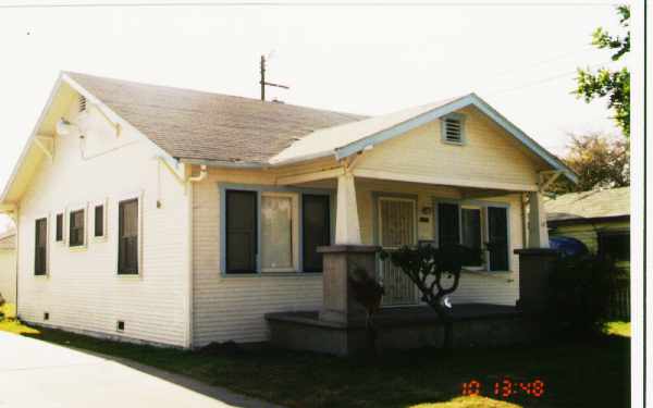 5252-5258 1/2 Live Oak St in Cudahy, CA - Foto de edificio