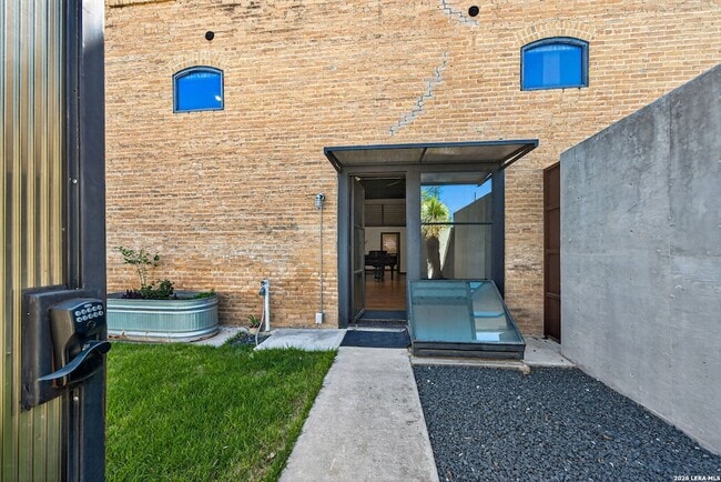 property at 612 High St