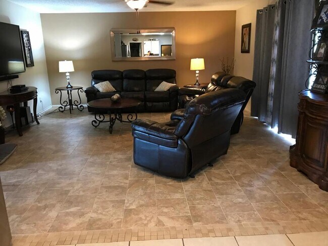 5111 Elise Falls in San Antonio, TX - Building Photo - Building Photo
