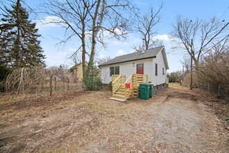 808 E Cross St in Ypsilanti, MI - Building Photo - Building Photo