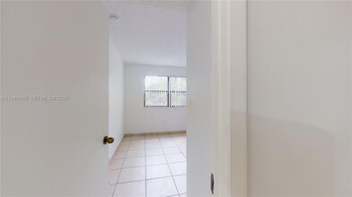 15600 SW 80th St in Miami, FL - Building Photo - Building Photo