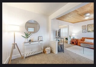 5515 S Corbett Ave in Portland, OR - Building Photo - Building Photo