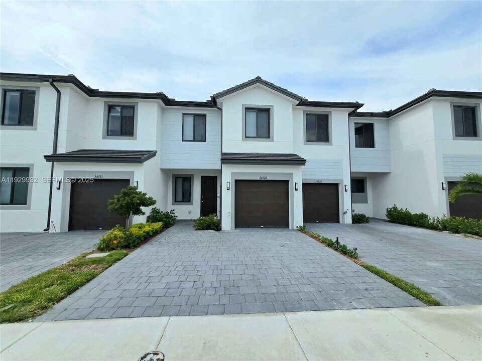 34526 SW 191st Ave in Homestead, FL - Building Photo