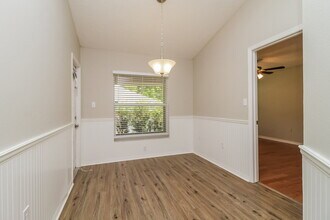 611 Chautauqua Dr in Mount Dora, FL - Building Photo - Building Photo