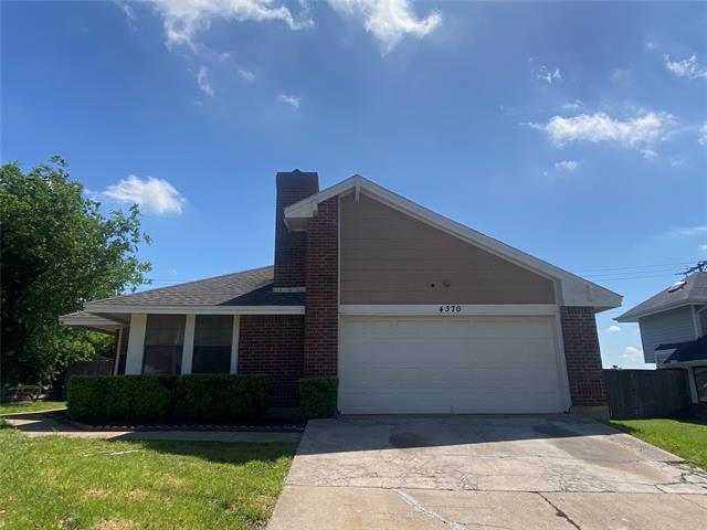 4370 Ashley Ln in Grand Prairie, TX - Building Photo