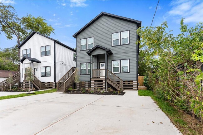 1321 E 35th St-Unit -A in Houston, TX - Building Photo - Building Photo