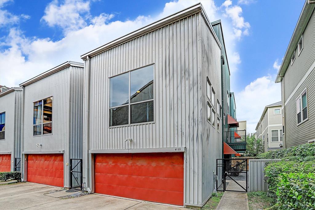 6135 Gehring St in Houston, TX - Building Photo