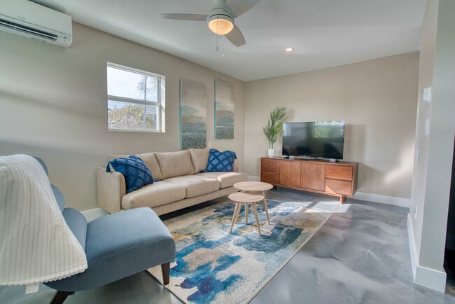 126 Mango St