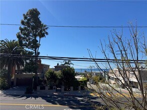 1734 Prospect Ave in Hermosa Beach, CA - Building Photo - Building Photo