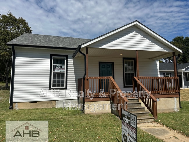 property at 313 W Market St
