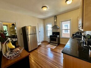 11 Wainwright St, Unit 3 in Boston, MA - Building Photo - Building Photo
