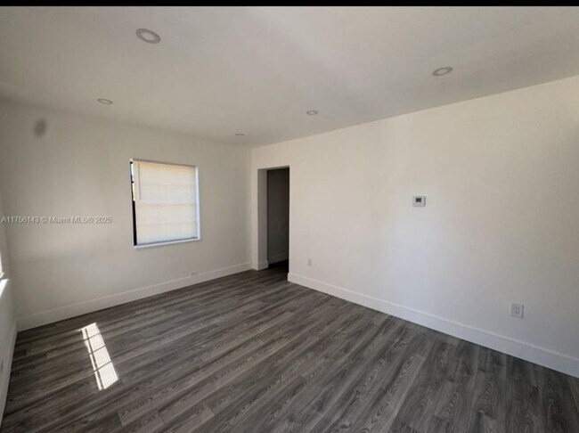 10245 SW 170th Terrace in Miami, FL - Building Photo - Building Photo