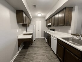 Centurion House in Toledo, OH - Building Photo