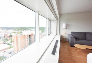 555 E William St, Unit 20L in Ann Arbor, MI - Building Photo - Building Photo