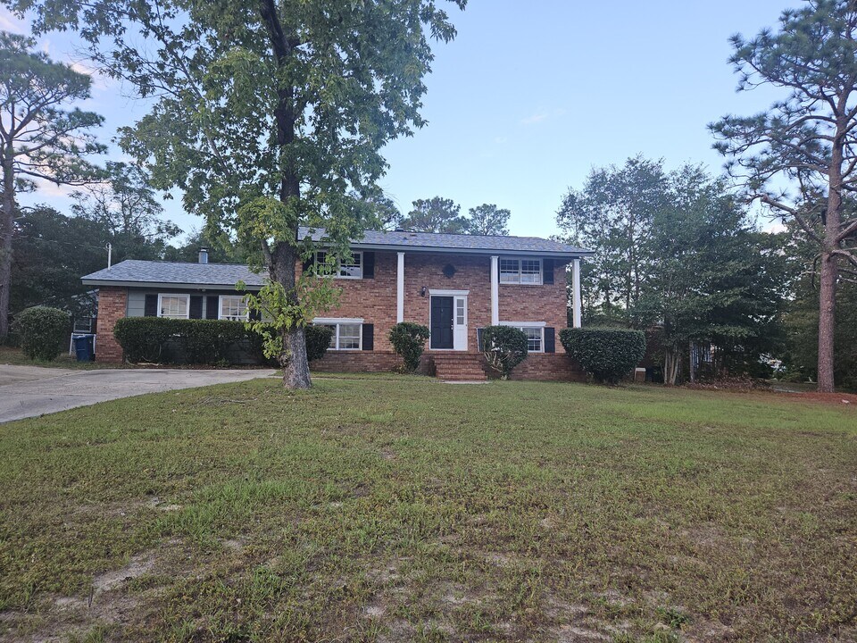 1910 St Paul Ave in Fayetteville, NC - Building Photo