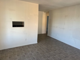 119-119 W Lee St, Unit 8 in Harlingen, TX - Building Photo