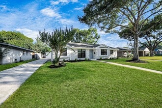 5914 Warm Springs Rd in Houston, TX - Building Photo - Building Photo