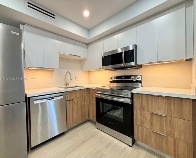 property at 1050 SE 15th St