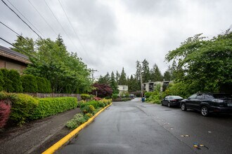 3841 175th Ave NE in Redmond, WA - Foto de edificio - Building Photo