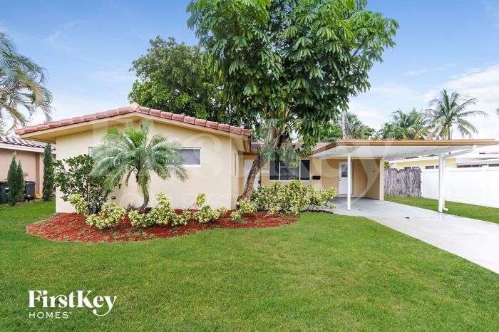 2631 NE 20th Ave in Lighthouse Point, FL - Building Photo