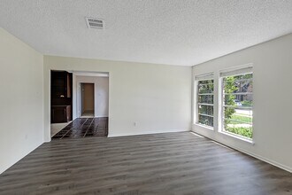 2326 Turtle Creek Dr in Missouri City, TX - Building Photo - Building Photo