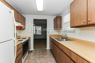 6477 Rolling Glen Dr in Dayton, OH - Building Photo - Building Photo