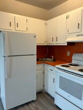 42 E Pine St in Cleona, PA - Foto de edificio - Building Photo