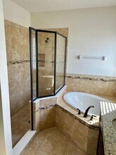 8818 Tropical Palm Dr in Tampa, FL - Building Photo - Building Photo