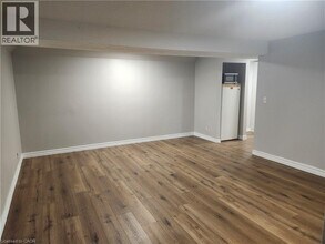 197 Cedarvale Crescent in Waterloo, ON - Building Photo - Building Photo