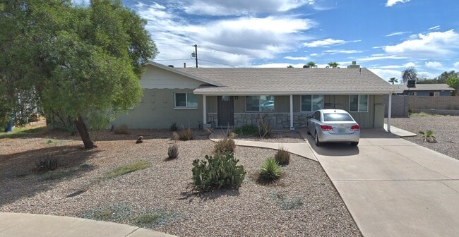 property at 1429 S Roberts Rd