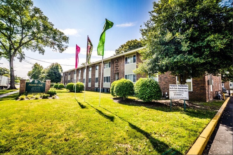 North Oak Apartments in Richmond, VA - Building Photo