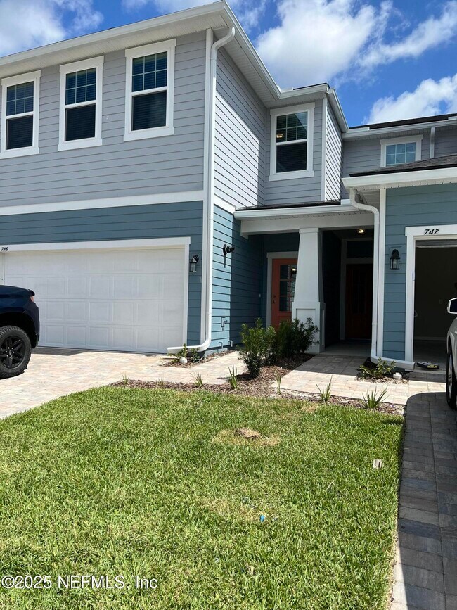 742 Cherry Elm Dr in St. Augustine, FL - Building Photo - Building Photo