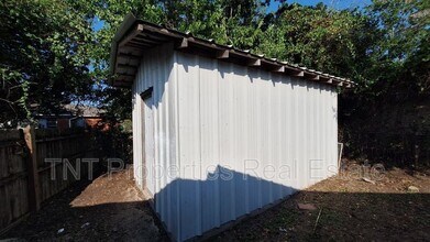 201 Elm Ave in Bryan, TX - Building Photo - Building Photo