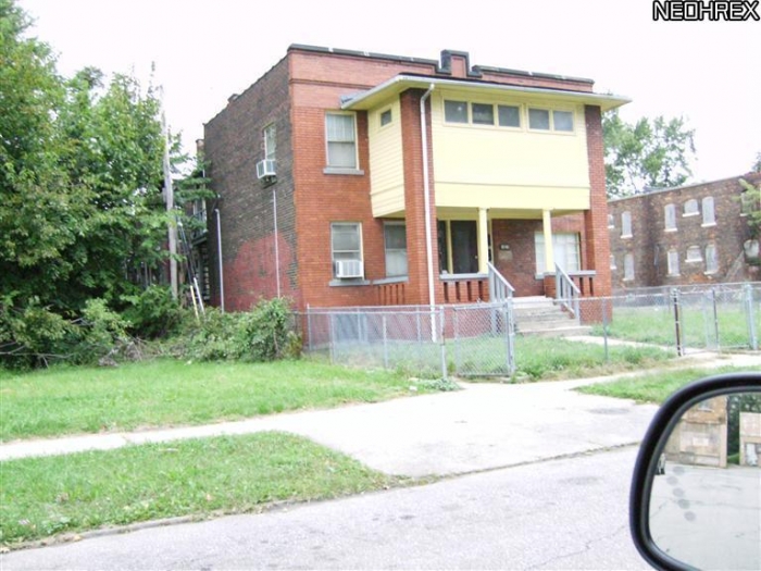 10521 Lee Ave in Cleveland, OH - Foto de edificio