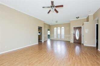 740 Regalwood Dr in Desoto, TX - Foto de edificio - Building Photo