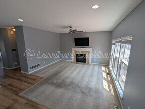 4651 Fields Way in Lorain, OH - Building Photo - Building Photo