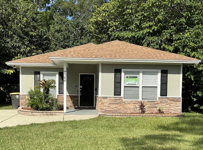 property at 2346 Somerset Rd