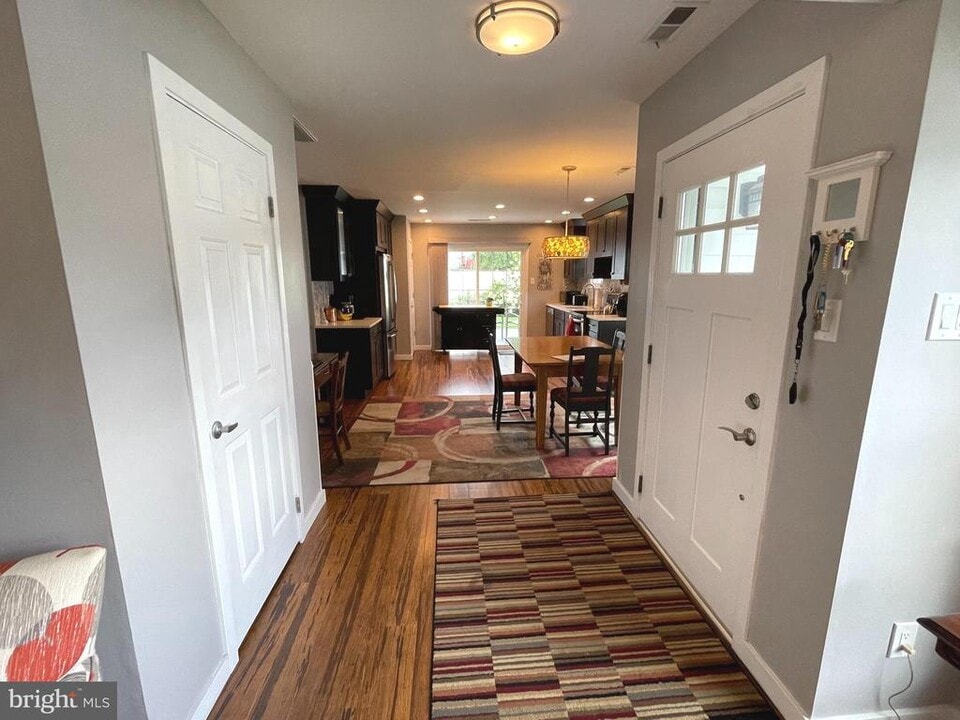 272 Wood Stream Ct in Langhorne, PA - Building Photo