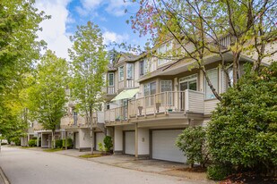 7500 Cumberland St in Burnaby, BC - Building Photo