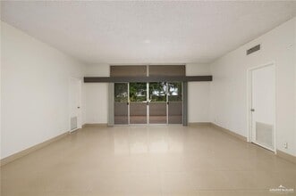 2200 S 10th St in McAllen, TX - Building Photo - Building Photo