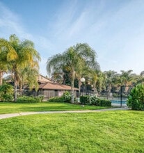 Ranchwood Condominiums in Fresno, CA - Building Photo - Building Photo